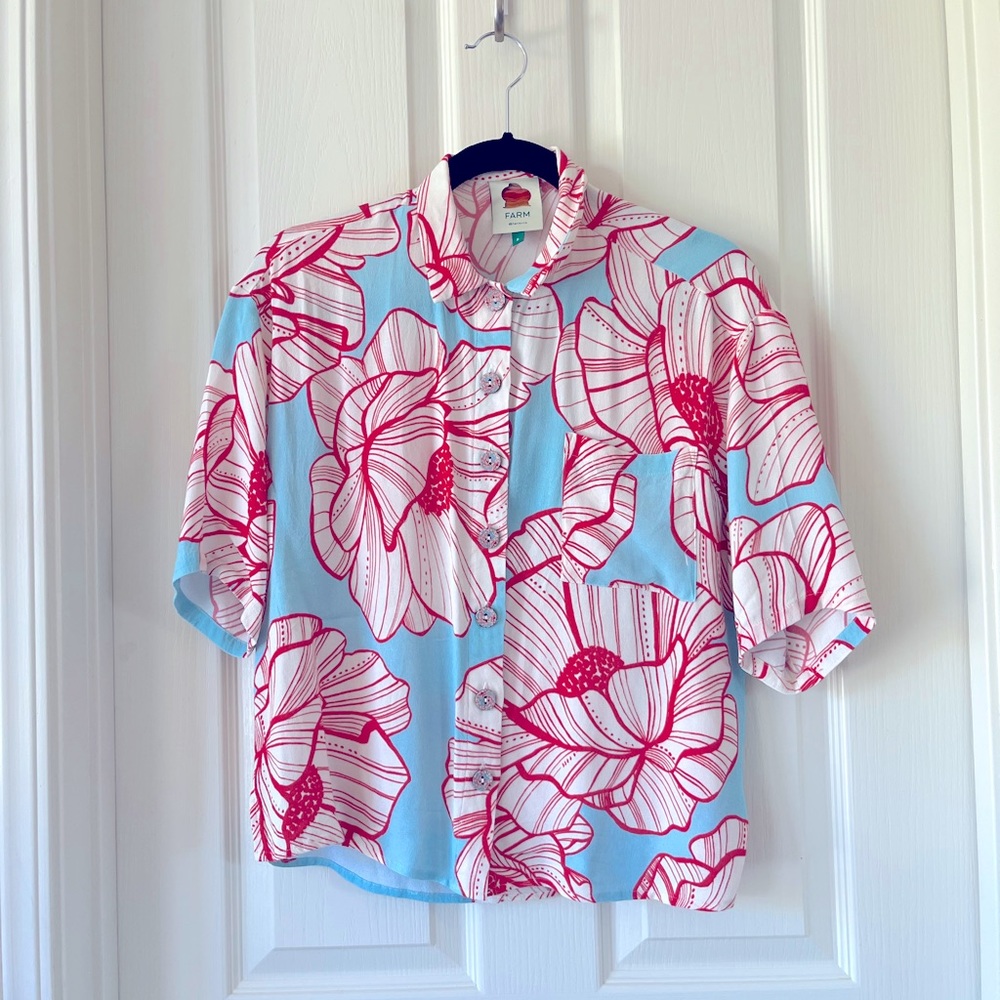 Slightly cropped boyfriend button down